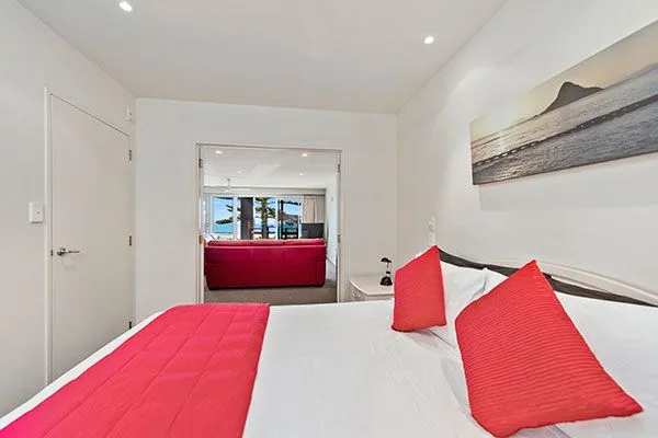 2c main bedroom
